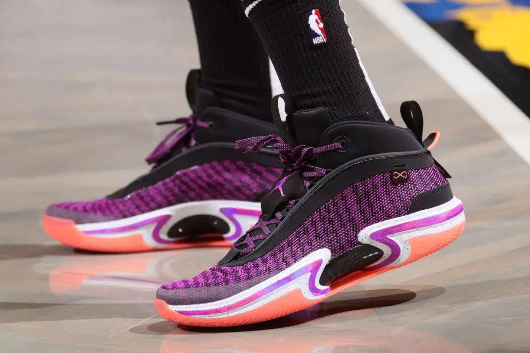 耐克篮球“情人节”限定曝光，团队鞋帅翻，AJ36郭艾伦配色有点丑