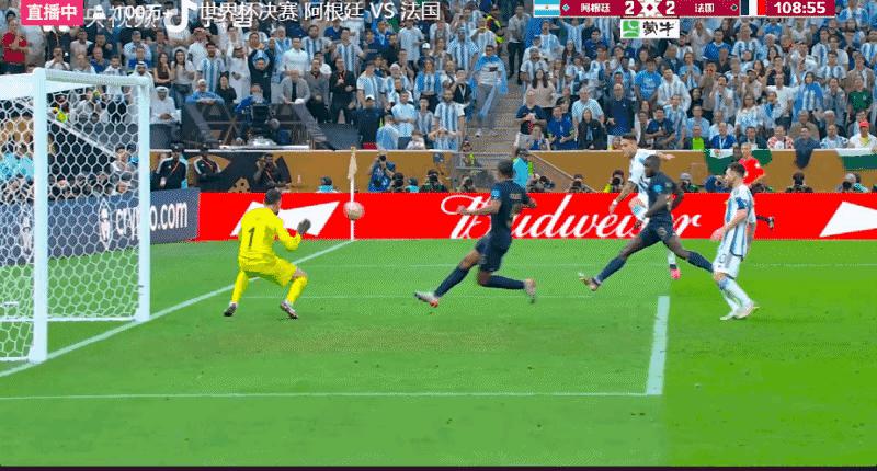 风华绝代新球王，功成名就大满贯，姆巴佩送梅西登基。