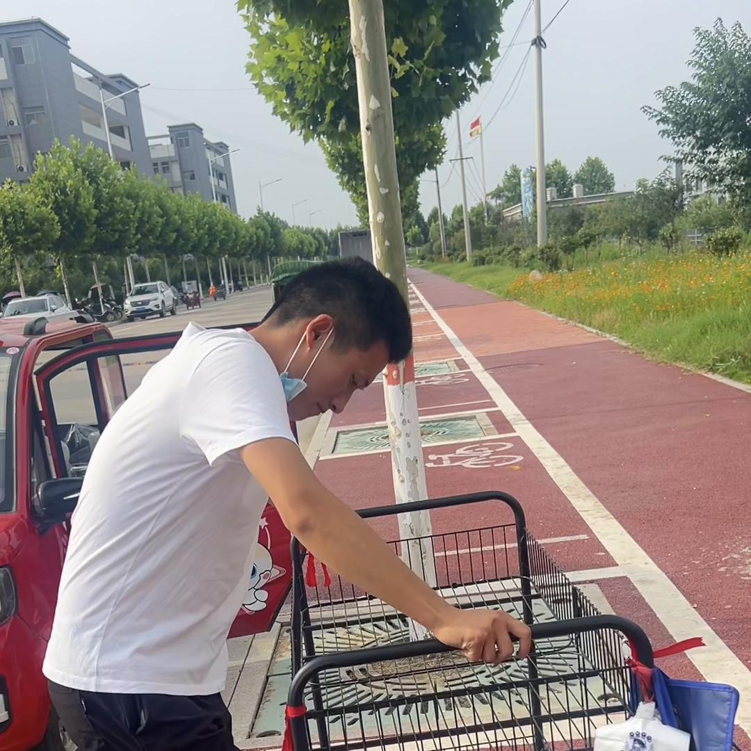 每一个人都想拥有属于自己的那一片天空，加油摆摊人！#努...