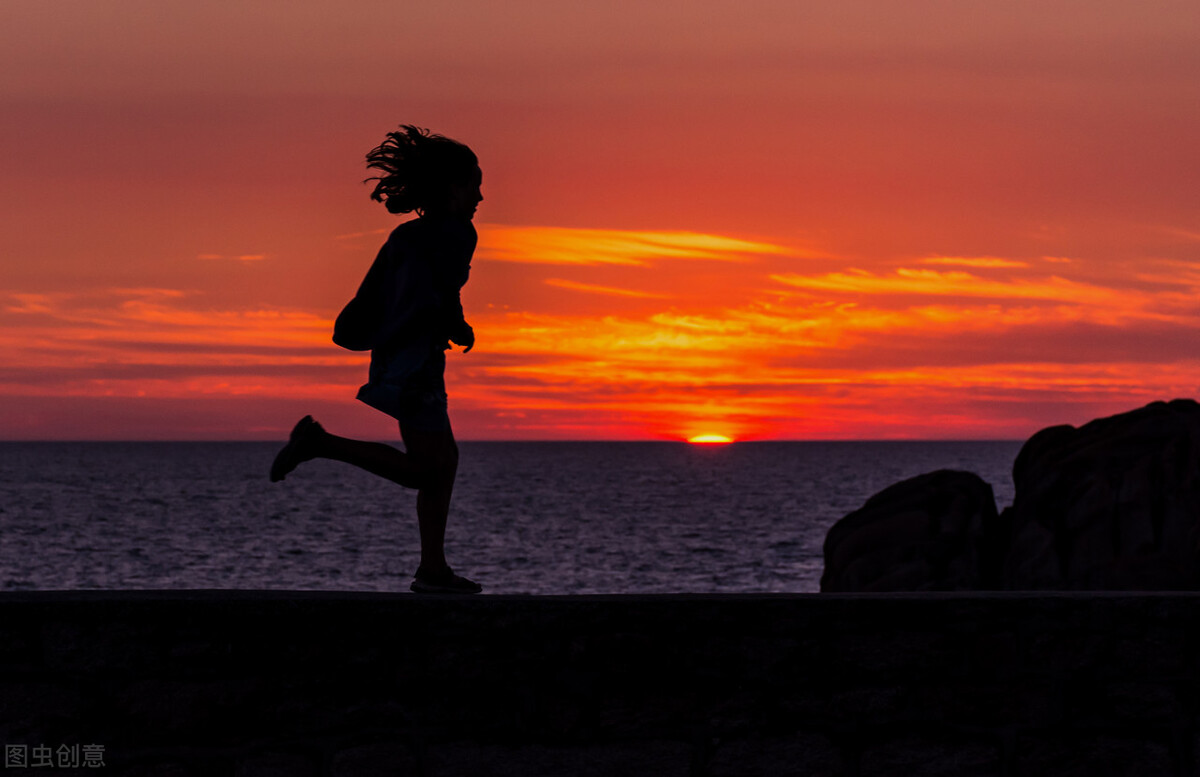 头发分叉有哪些原因,头发干枯毛躁发黄分叉什么原因