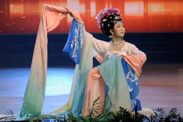 李玉刚经历过哪些事,李玉刚经历了什么