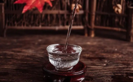 酱香型白酒推荐百元一瓶,百元左右纯粮浓香白酒推荐