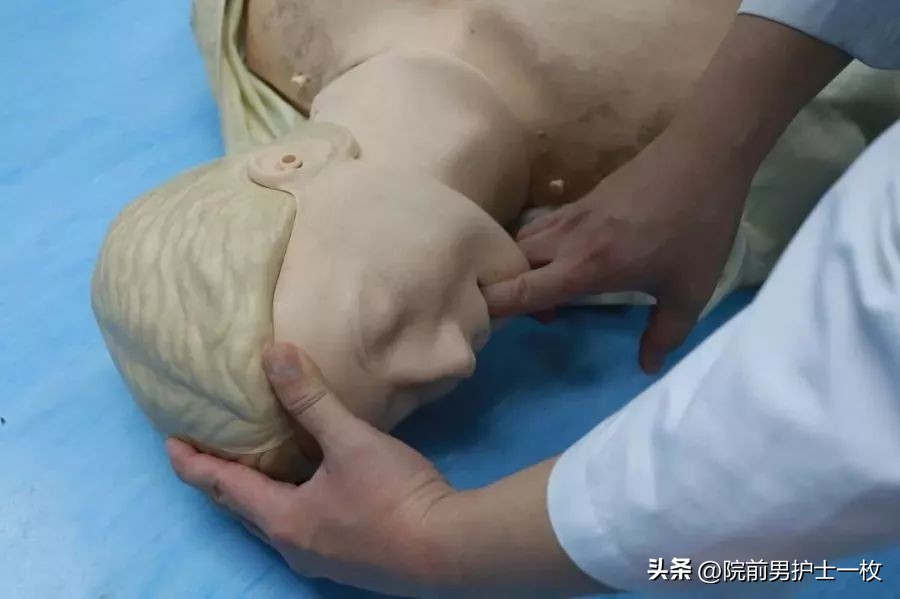 急救溺水者的方法图片,溺水急救误区及科学直播回放