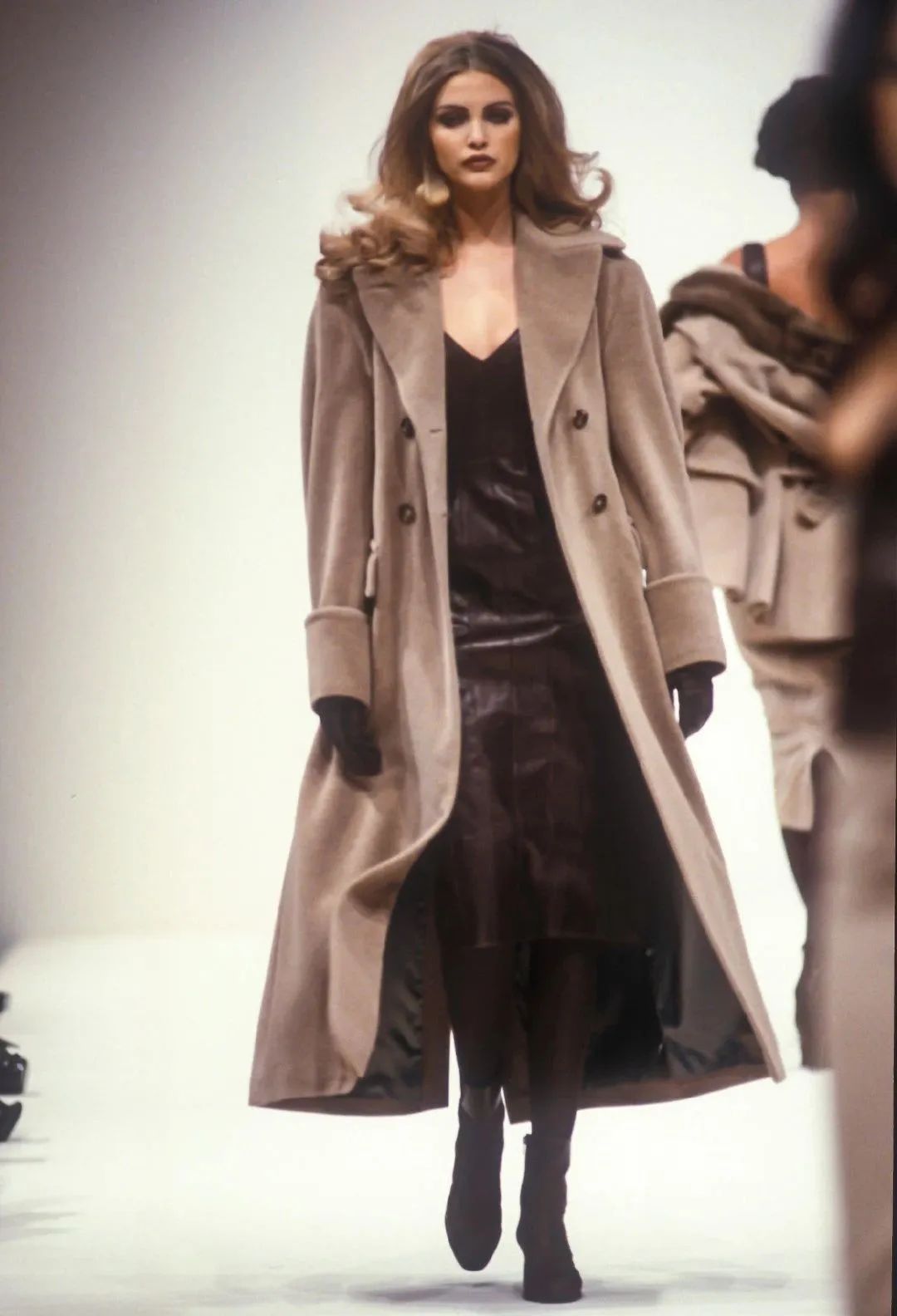 安吉丽娜朱莉大衣,安吉丽娜朱莉的冬季大衣街拍