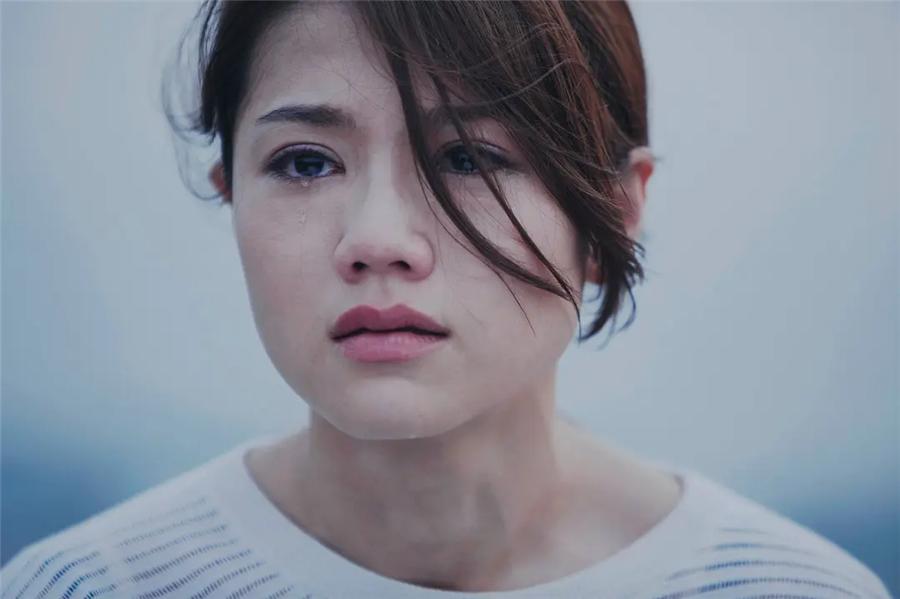 “阿娇”新电影，号称女版监狱风云，被删减20分钟，结果面目全非