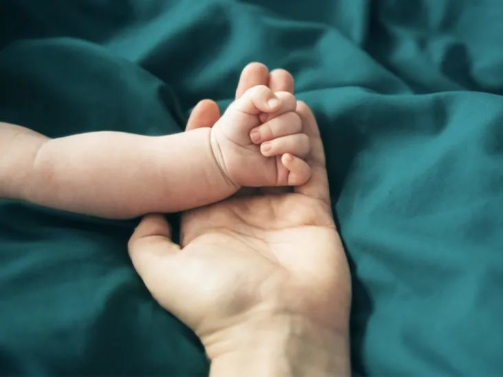 一身痛冷发高烧是新冠第几天,高热39度不退是新冠吗