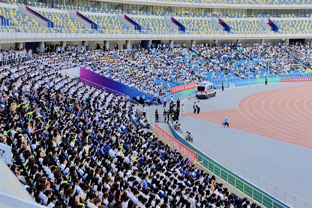 西安翻译学院崔智林校长,西安翻译学院崔智林是男是女