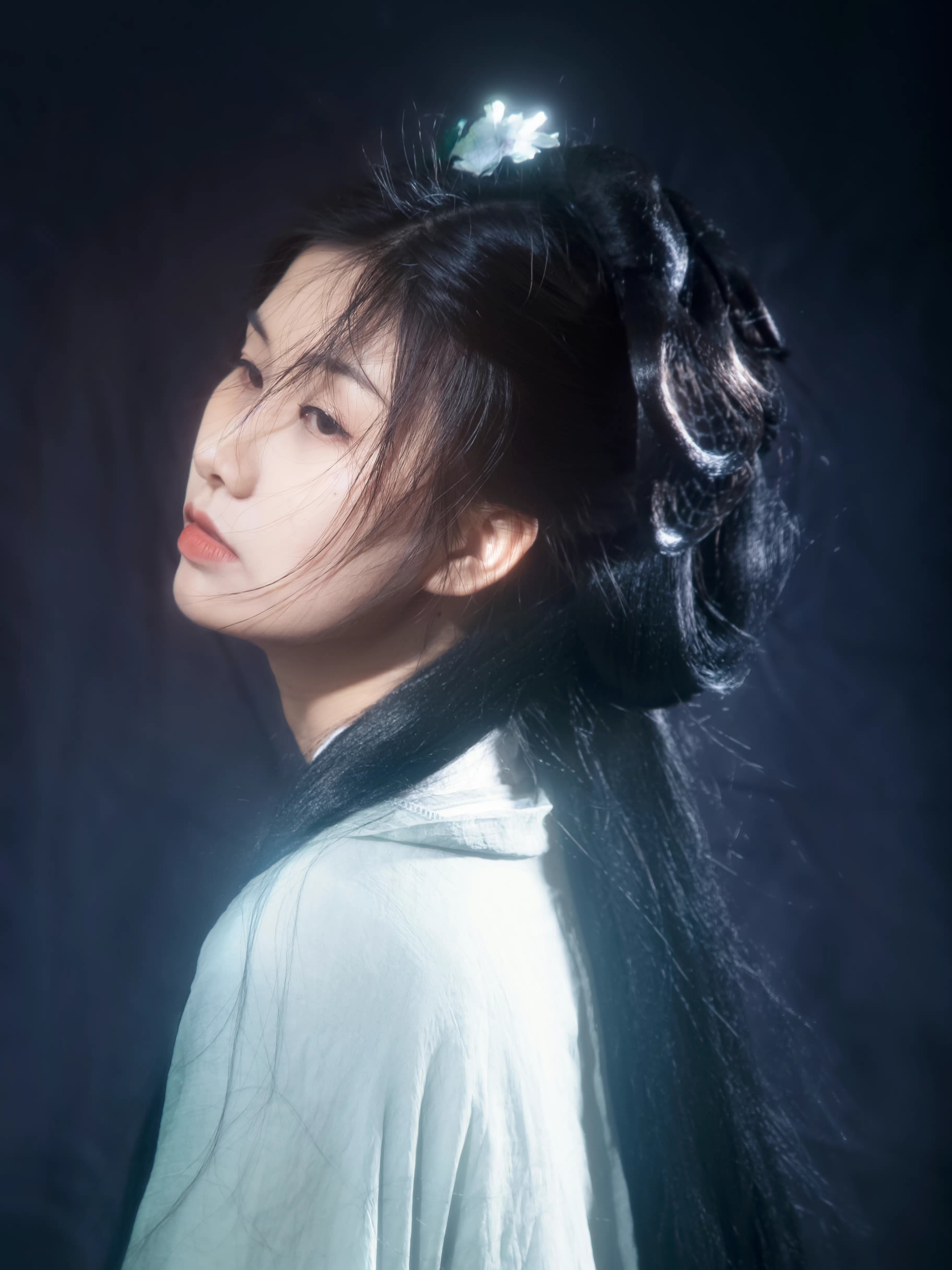 嗟往事，云水掠影，佳期如梦