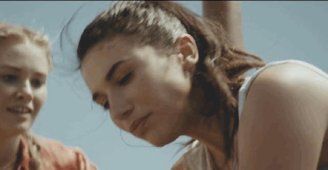 前半段手心冒汗，后半程反转不断，刺激之后，另有深意