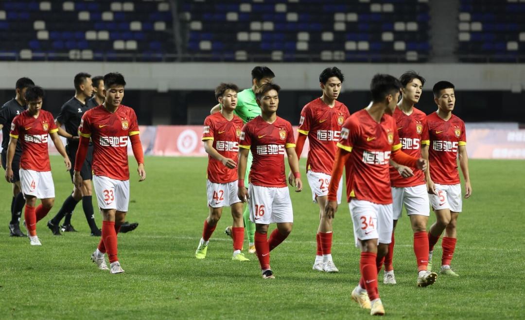 恒大足校盈利,恒大足校8年耕耘