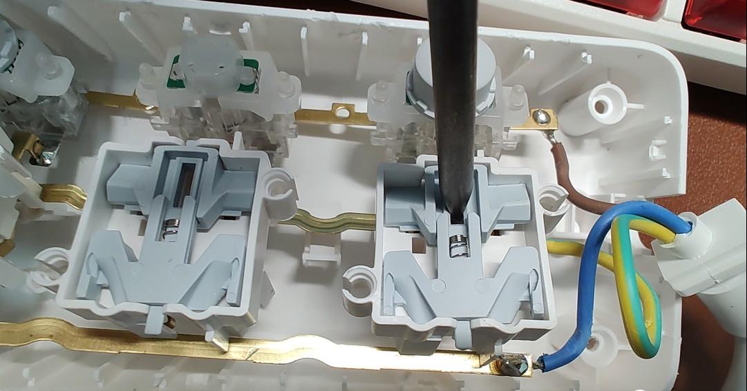 绿联插板与公牛插板对比,公牛插线板怎么选