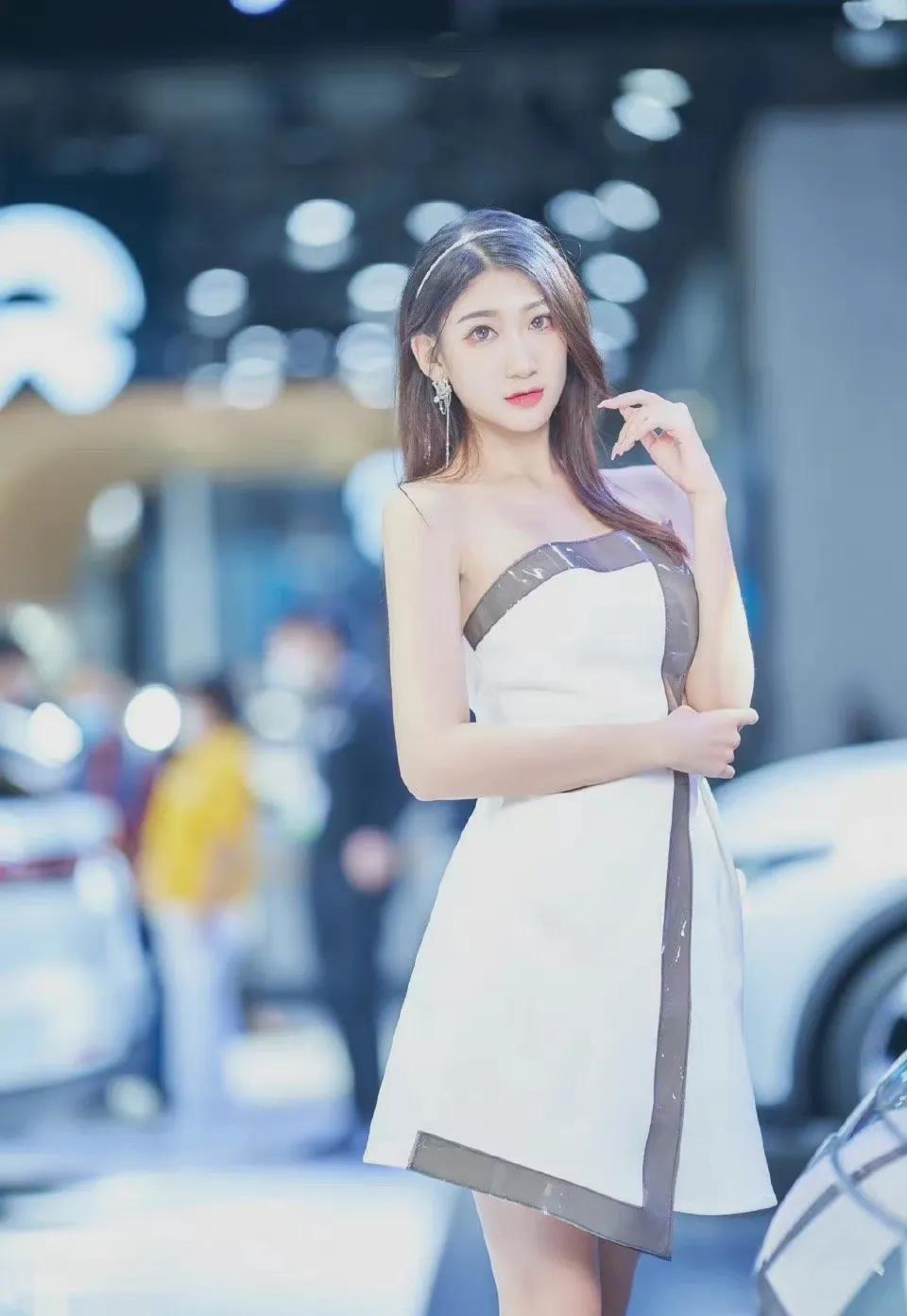 最有亲和力的车模,有亲和力车模