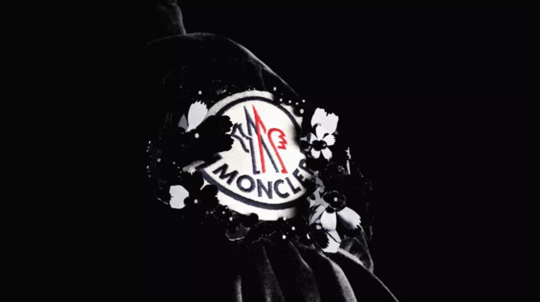 上万元加拿大鹅羽绒服网店仅售50,moncler经典款羽绒服