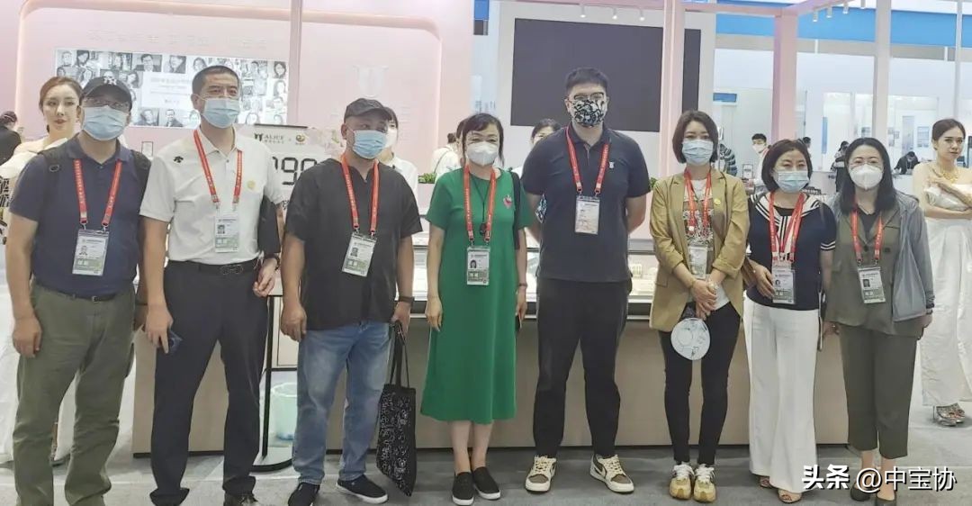 爱丽丝珠宝马蹄莲系列,爱丽丝珠宝现场