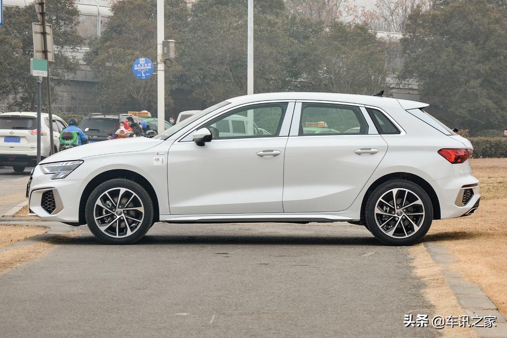 奥迪a3进口2012款sportback1.8t,奥迪a32014款limousine35tfs