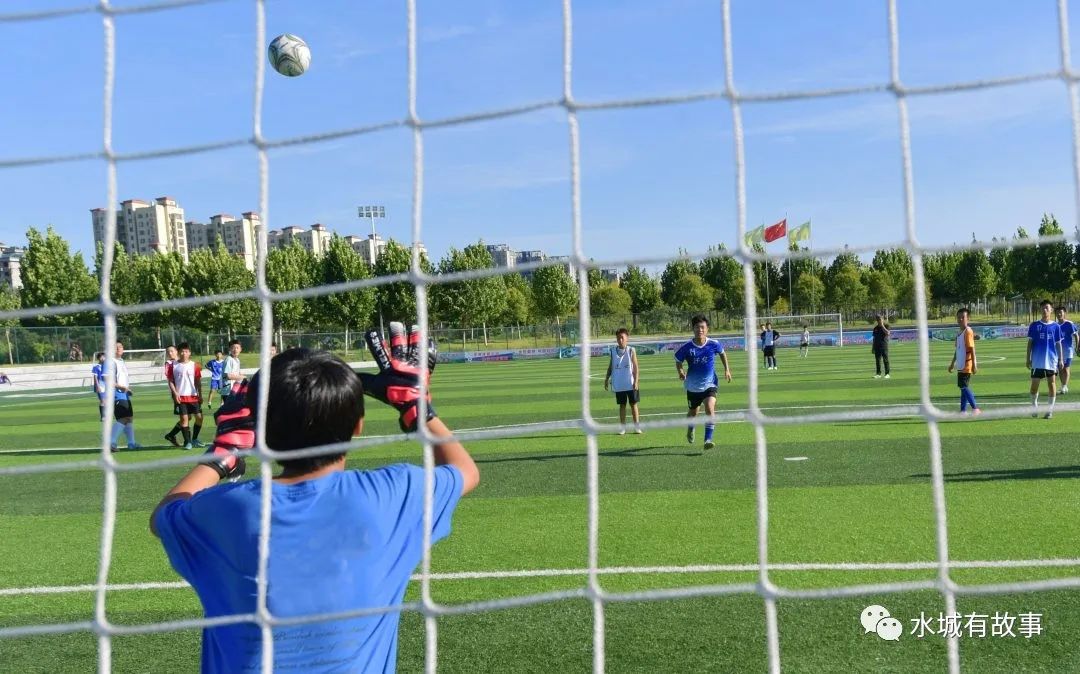 【三个努力建成】迁安青少年暑期足球比赛正酣