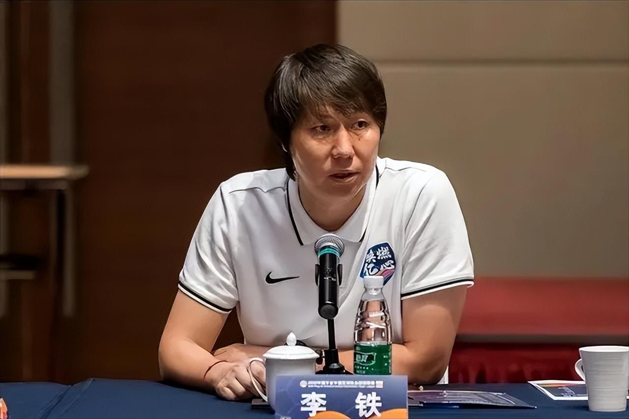 时隔3年，知名主持陈密丈夫又被抓，疑卷入李铁事件中收钱打黑球