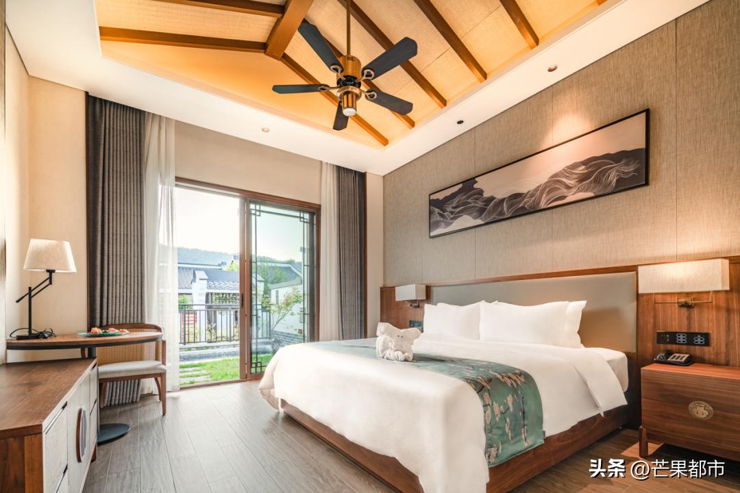 高山峡谷里的温泉,藏着与世隔绝的天然温泉