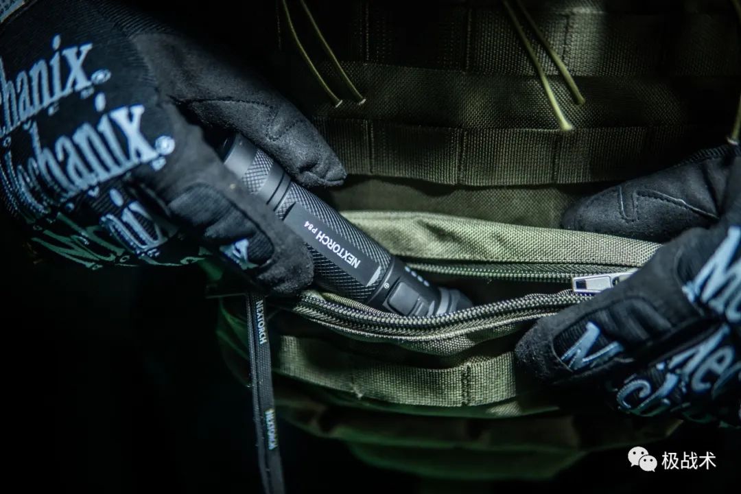 纳丽德手电筒p82测评,新标准战术手电对比纳丽德p80