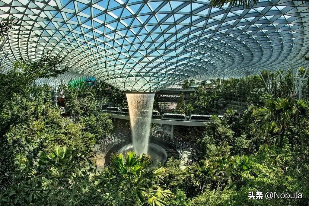 这样的飞机你敢坐吗,令人震撼的机场