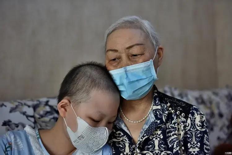 25岁男子确诊肝癌三个月后离世,老人肝癌从确诊到离世