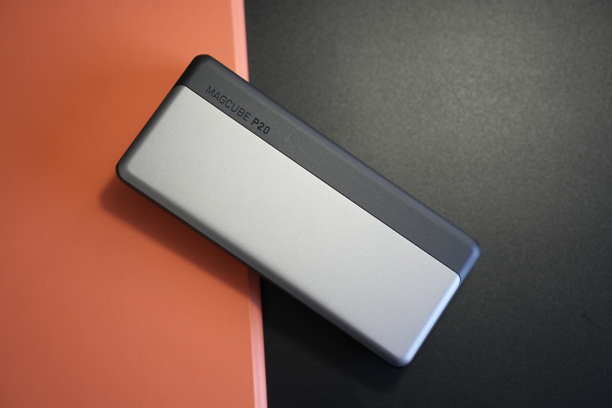 充电宝标准版和亮配版哪个好,哪款充电宝闪充最好