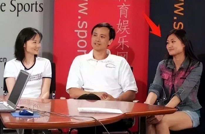 “只讲英文”李安琪：嫁*小鹏李**13年，从不说中文，哪来的优越感？