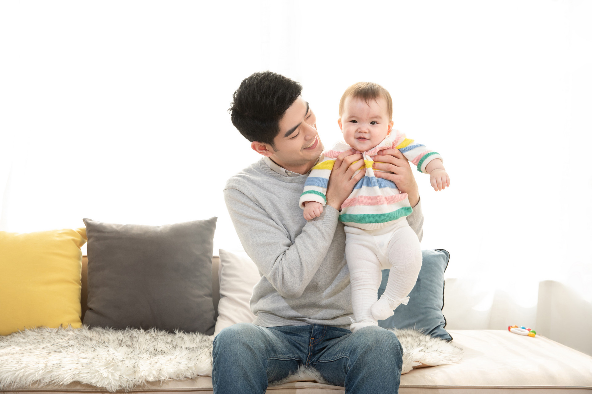 宝宝感染新冠怎么合理就医,小孩感染新冠家长要照顾吗