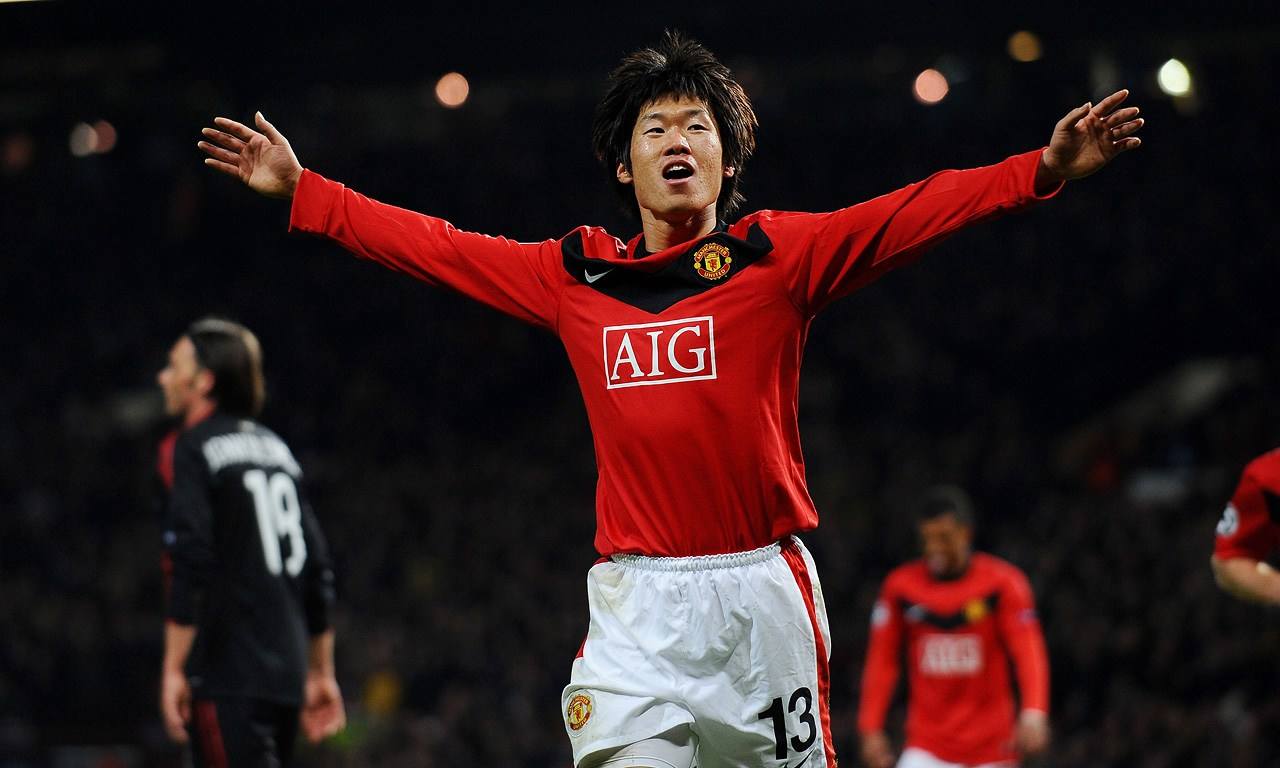 亚洲第一位欧冠得主,曼联高光朴智星