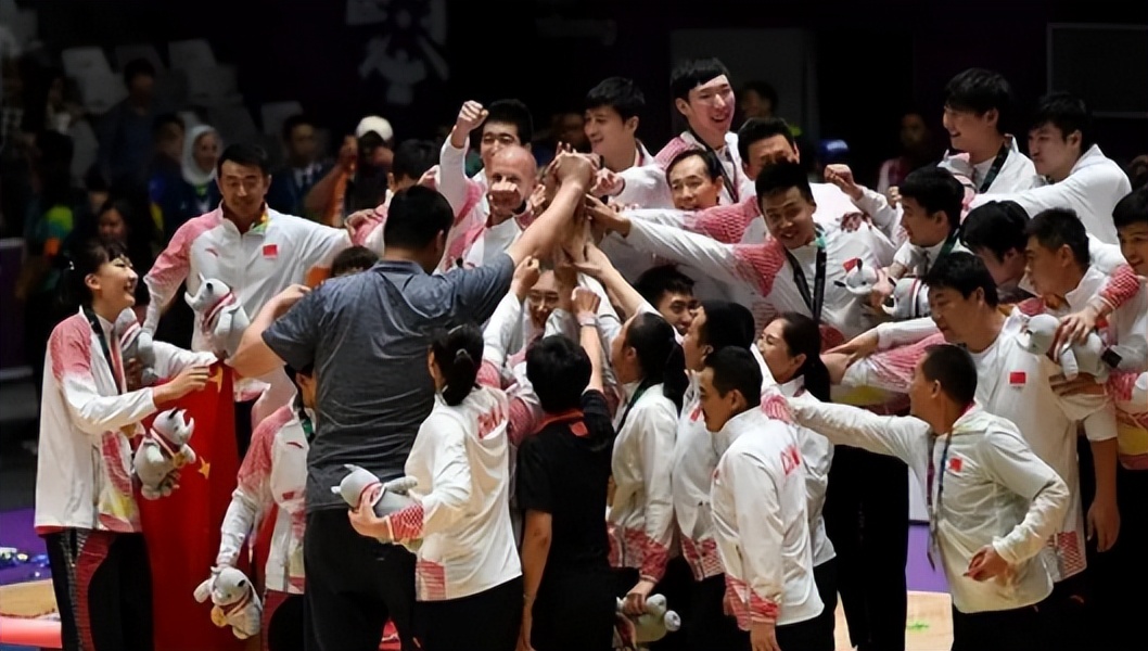 男篮该当心!东道主印尼绝非软柿子,周琦欲一夫当关,杜锋或变阵