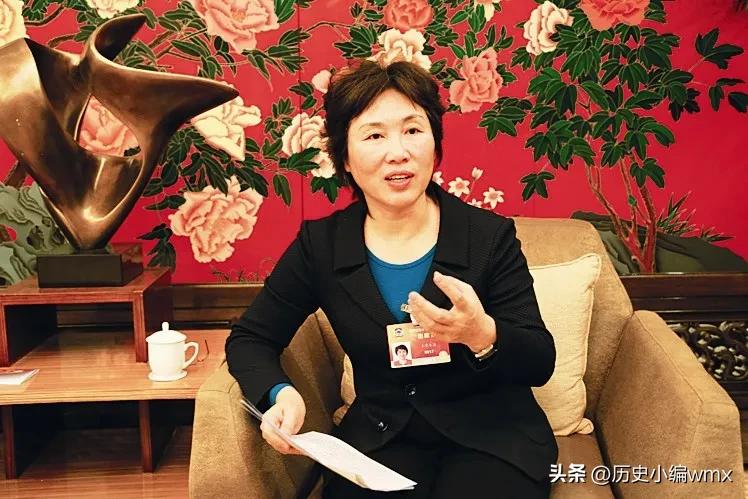 三申夫人的奢靡生活3.9亿的私人飞机空运鲜奶和特殊的高尔夫