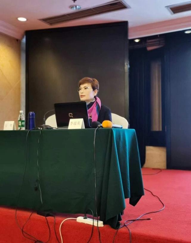 央视主播李瑞英儿子坠楼,央视主播李瑞英儿子坠楼后怎样了