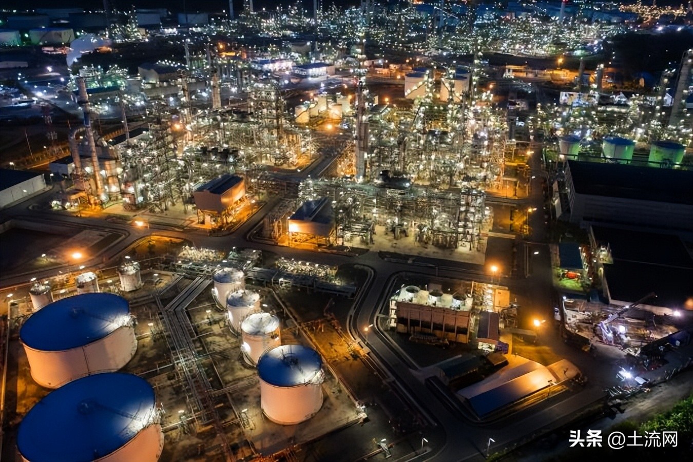 沙特属于哪个国家的地方,沙特和迪拜属于一个国家吗