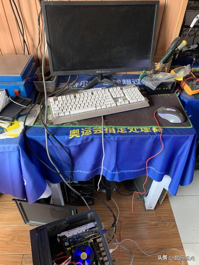 快来看,现在竟然还有人买这种配置的电脑,等着电脑店跑断腿吧!