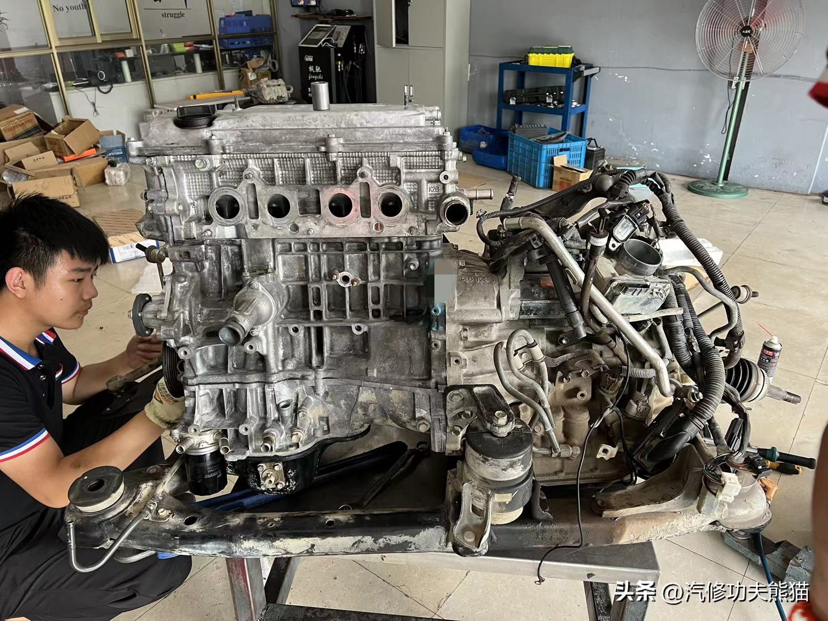 一车传三代丰田越野,六代半丰田凯美瑞烧机油