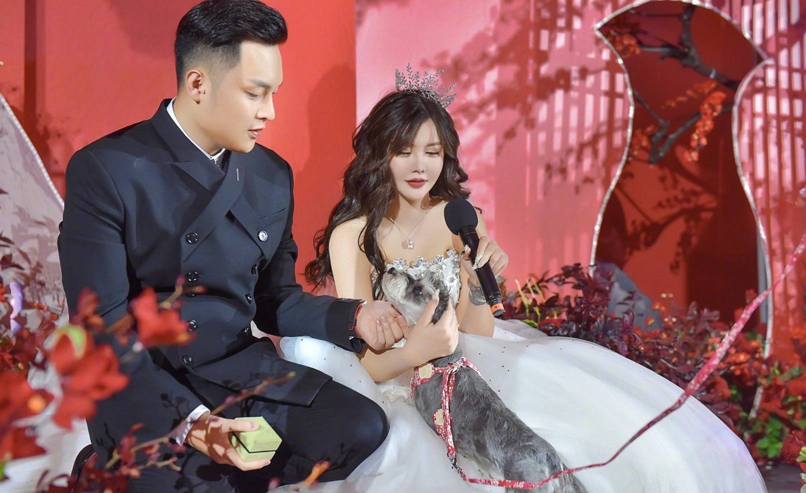 韩安冉结婚三年对比,韩安冉结婚现场画面