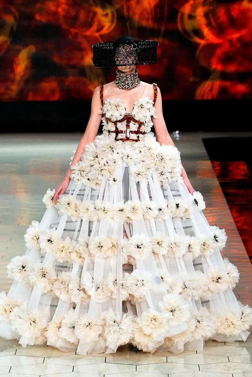 看完了Chanel富贵儿玳瑁，我默默放下了手中的皮质金链...