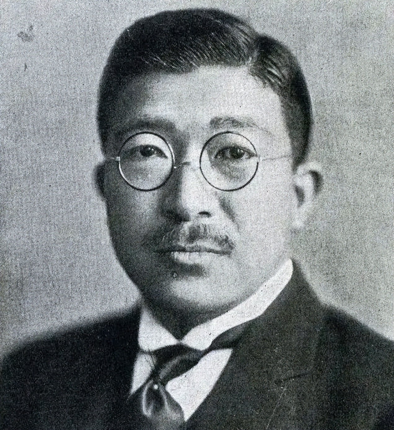 鸠山由纪夫与安倍政治路线,日本首相鸠山由纪夫的现状