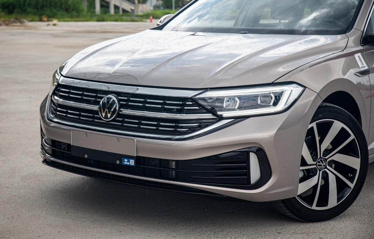 大众速腾2022款1.5t价格及油耗表,推1.5t车型静态体验新款大众速腾