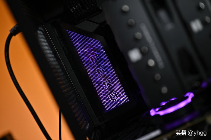 乔思伯松果d41mesh副屏版白色机箱,乔思伯d41标准版能后期加装副屏吗