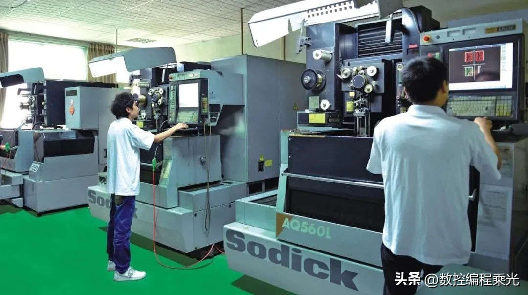 2020大学生最后悔专业排行榜,就业前景最好的机械类专业