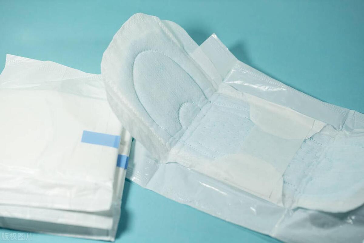 现代女性用卫生巾还是棉条,卫生棉条和卫生巾哪个更适合女性