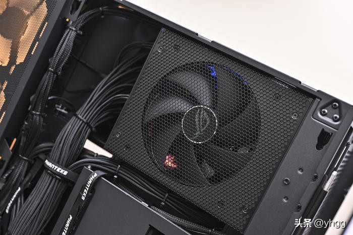 黑金全塔海景房——ROGZ790HERO+4080猛禽+追风者NV7装机展示