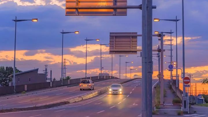 谈谈你是否有吸引异性的魅力,话题思维有哪些