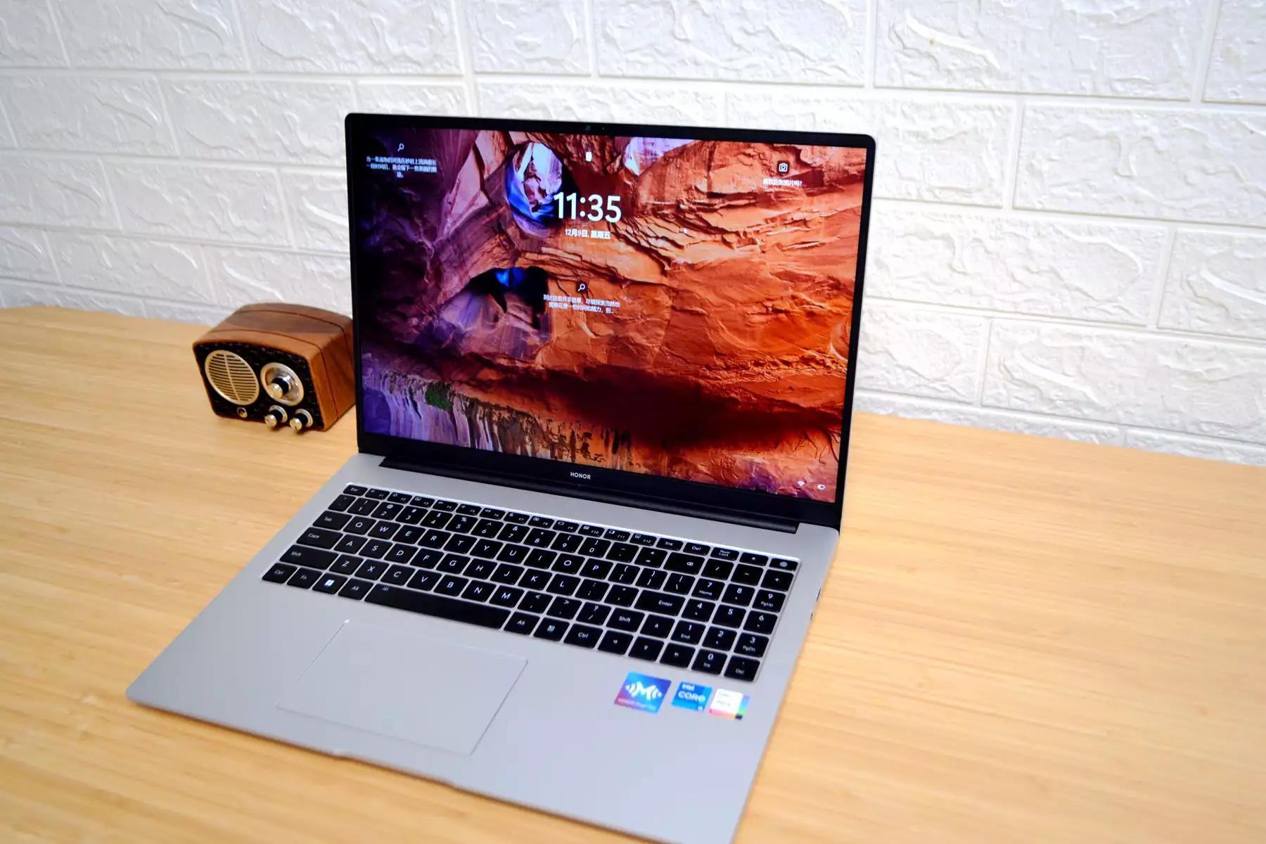 性能炸裂！16寸超窄边框+i5-12500H，荣耀MagicBookX16首发测评