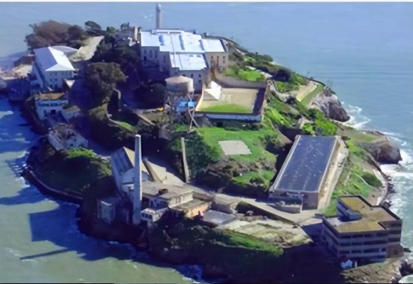 恶魔岛越狱事件三人还活着的证据,恶魔岛监狱越狱事件花了多少时间