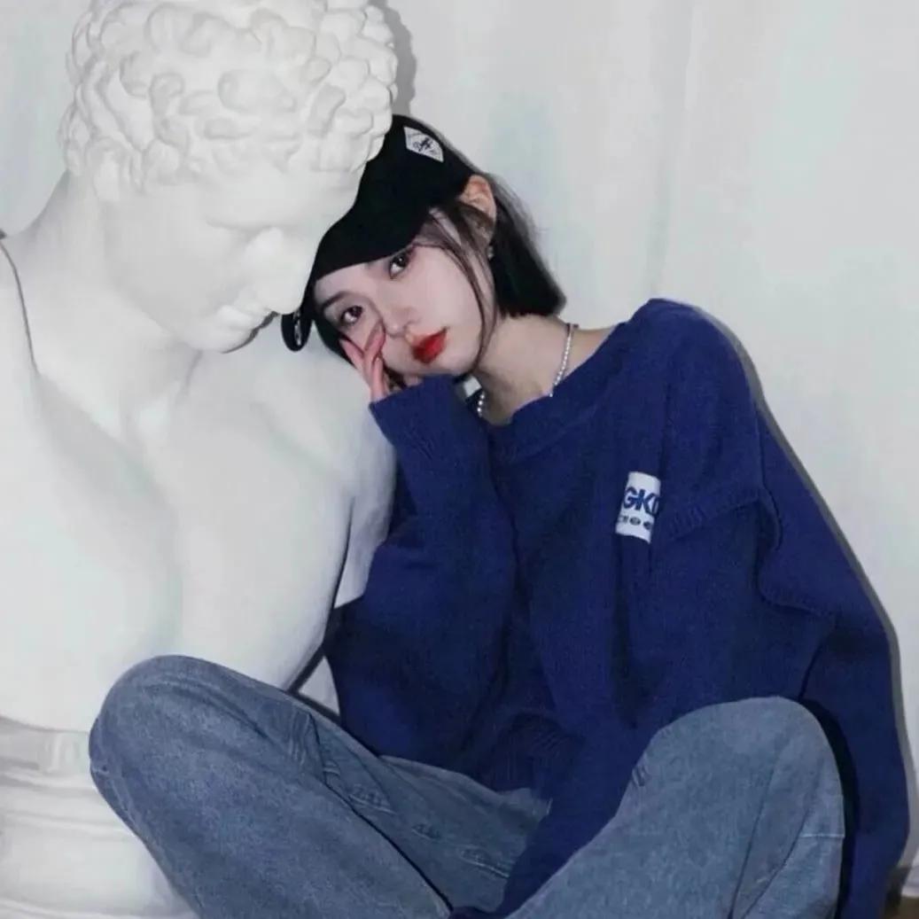 蓝色氛围感头像女真人,蓝色系头像女生动漫氛围