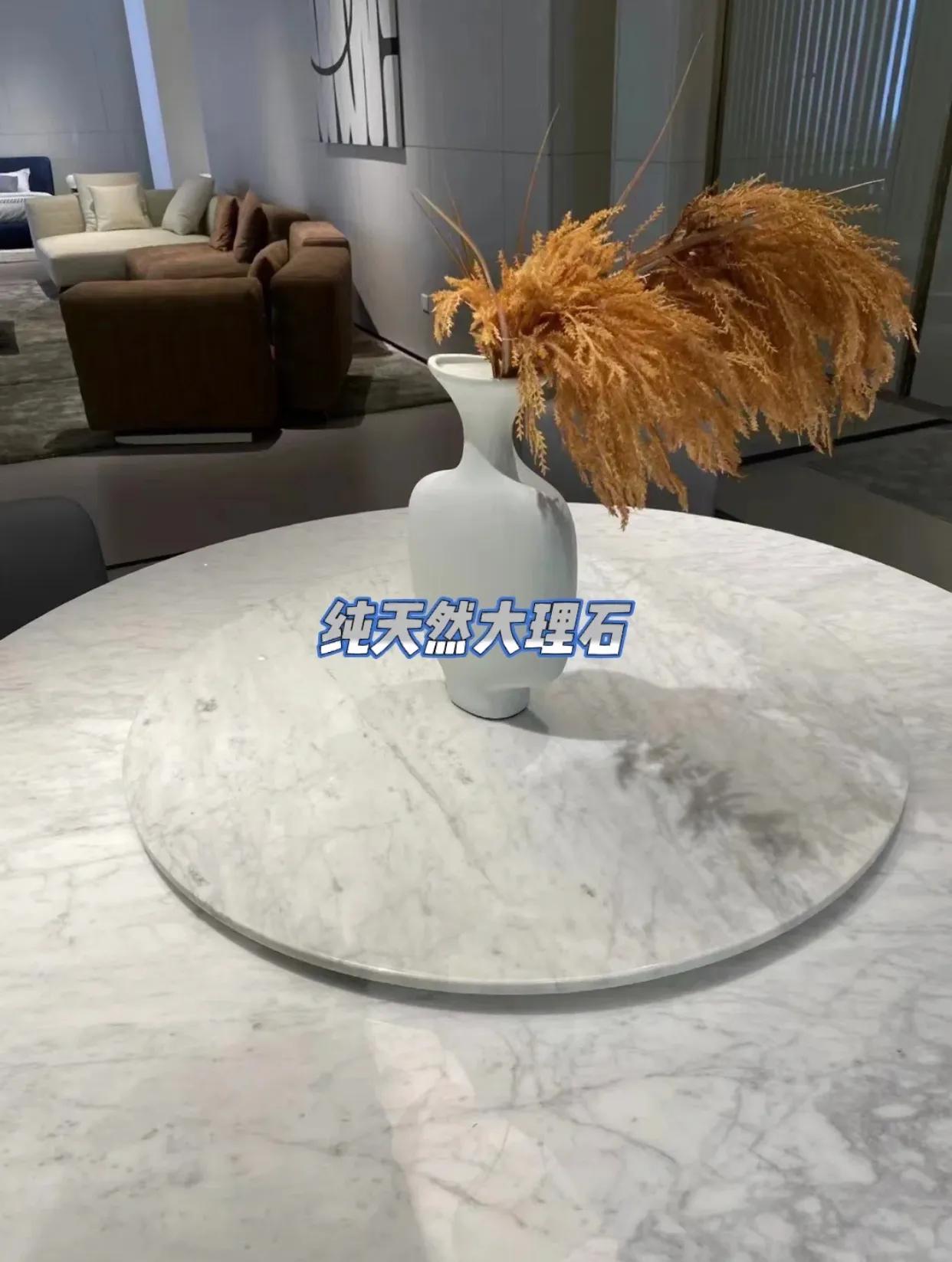 岩板餐桌跟天然石餐桌哪个好,七星石餐桌和岩板餐桌区别