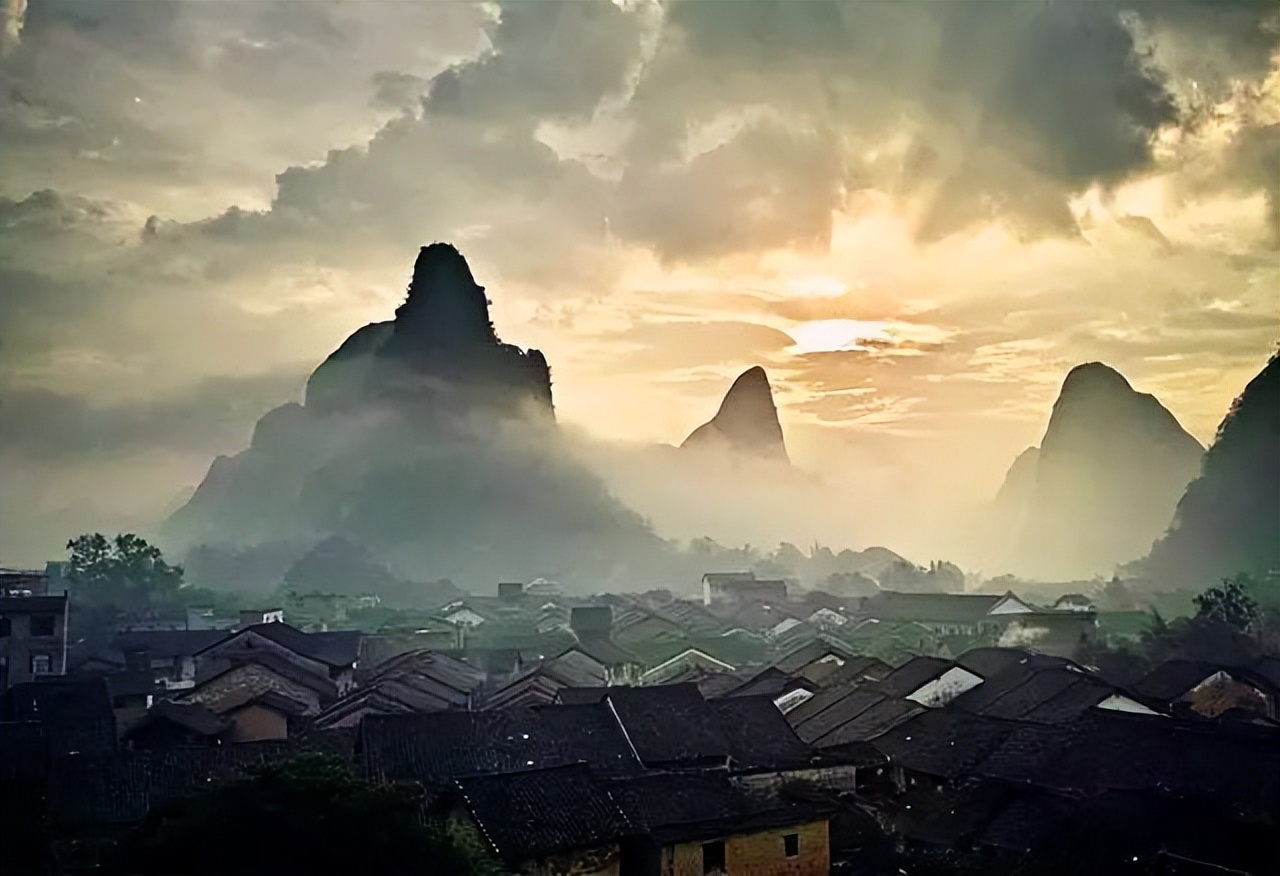 世界上最著名的十大古镇,云南著名古镇景点排名