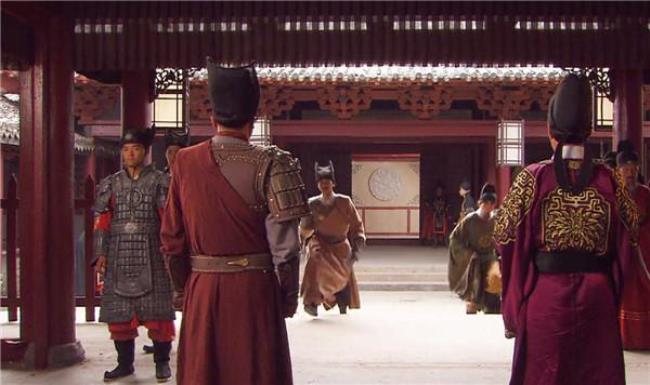 从服饰借代词看古代人物的社会身份，黄袍、红袖、青衣，什么意思